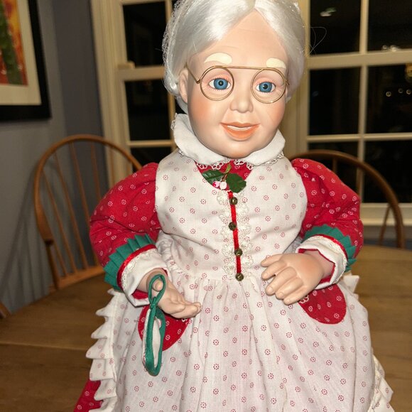 Danbury Mint, Mrs. Claus with Tea Set, 18"H - Picture 4 of 10
